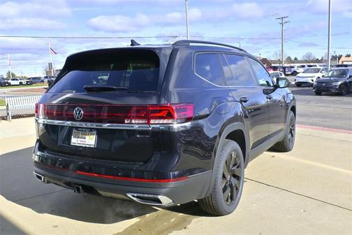 2026 Volkswagen Atlas 2.0T SE w/Technology 4MOTION