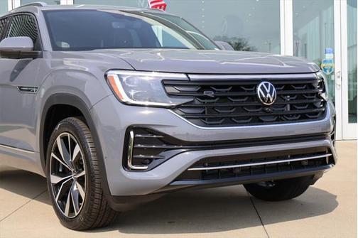 2025 Volkswagen Atlas Cross Sport 2.0T SEL Premium