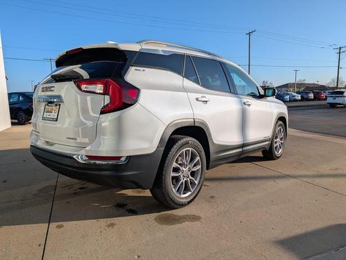 2022 GMC Terrain SLT