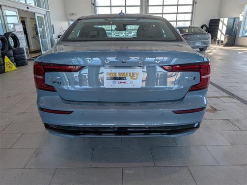 2024 Volvo S60 B5 Core Dark Theme