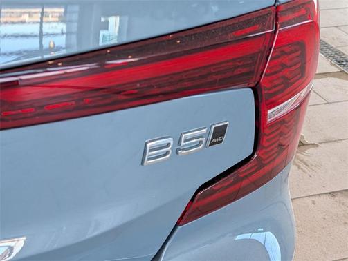 2024 Volvo S60 B5 Core Dark Theme