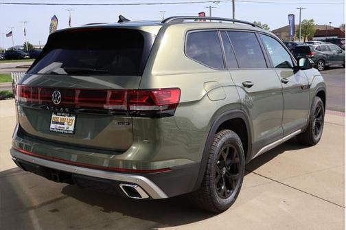 2025 Volkswagen Atlas 2.0T Peak Edition