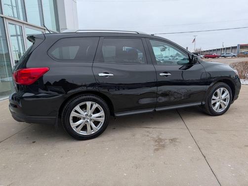 2018 Nissan Pathfinder SL