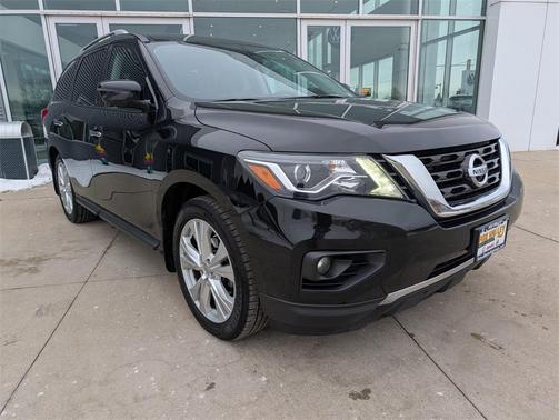 2018 Nissan Pathfinder SL