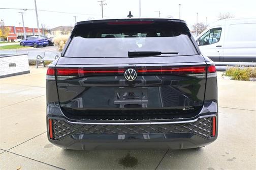 2026 Volkswagen Tiguan 2.0T SE R-Line Black 4MOTION