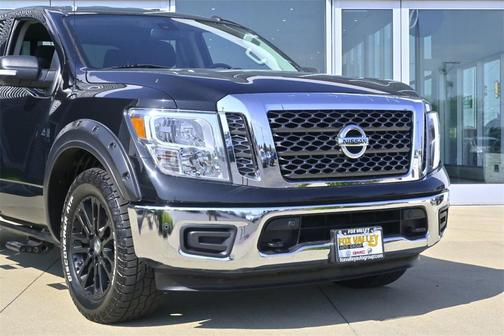 2018 Nissan Titan SV