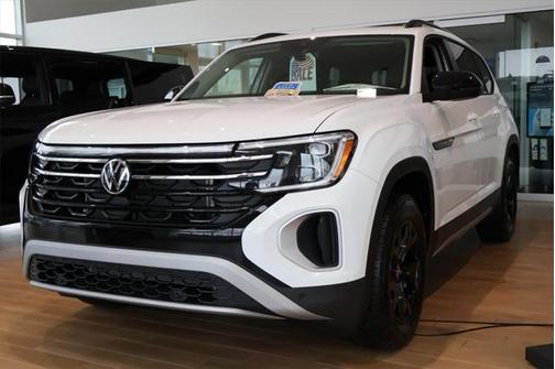 2025 Volkswagen Atlas 2.0T Peak Edition