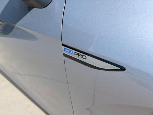 Silver Mist Metallic 2024 Volkswagen ID.4 AWD Pro