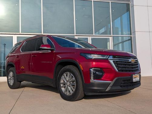 Radiant Red Tintcoat 2023 Chevrolet Traverse LT Leather
