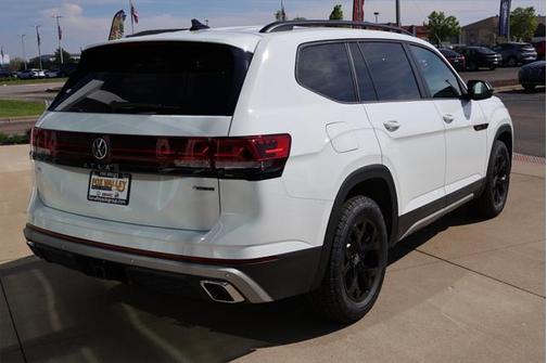2025 Volkswagen Atlas 2.0T Peak Edition