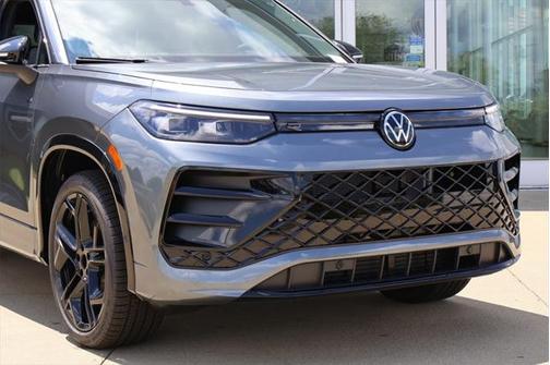 2025 Volkswagen Tiguan 2.0T SE R-Line Black 4MOTION