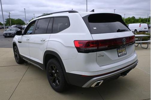 2025 Volkswagen Atlas 2.0T Peak Edition