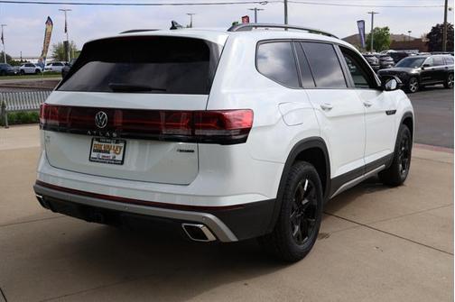2025 Volkswagen Atlas 2.0T Peak Edition
