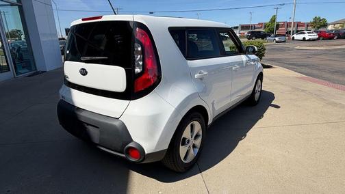 Clear White 2016 Kia Soul Base