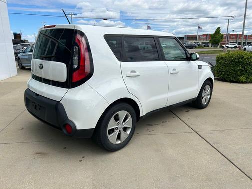 Clear White 2016 Kia Soul Base