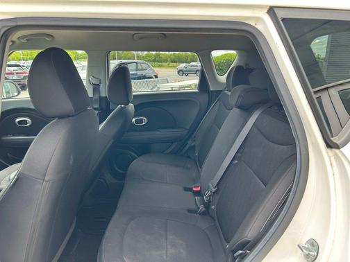 Clear White 2016 Kia Soul Base