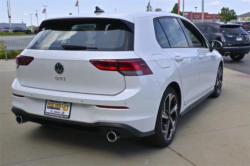 2025 Volkswagen Golf GTI 2.0T SE DSG