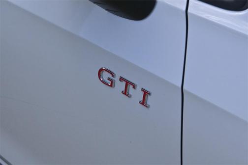 2025 Volkswagen Golf GTI 2.0T SE DSG