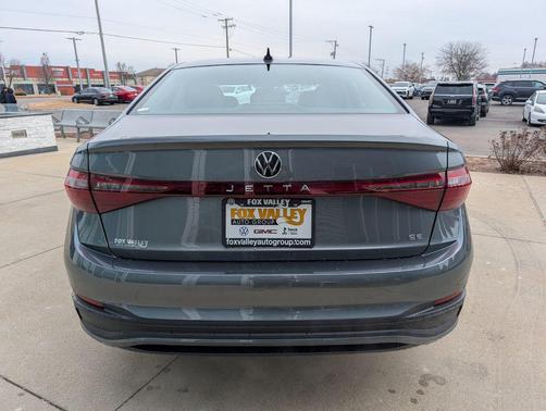 Platinum Gray Metallic 2026 Volkswagen Jetta 1.4T SE