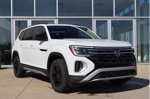 2025 Volkswagen Atlas 2.0T Peak Edition