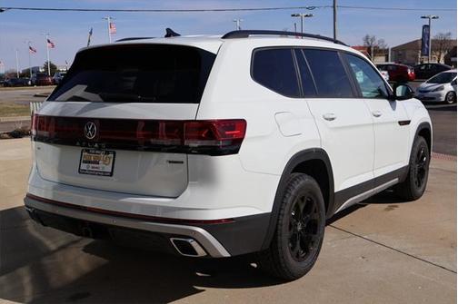 2025 Volkswagen Atlas 2.0T Peak Edition