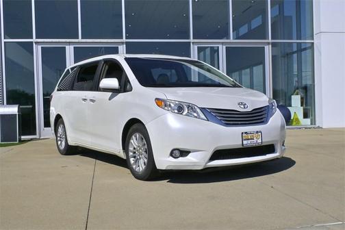 2015 Toyota Sienna XLE