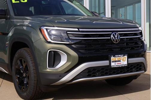2025 Volkswagen Atlas 2.0T Peak Edition