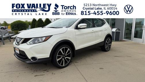 Pearl White 2017 Nissan Rogue Sport SL