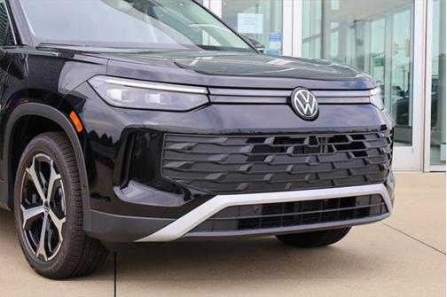 2025 Volkswagen Tiguan 2.0T SE 4MOTION