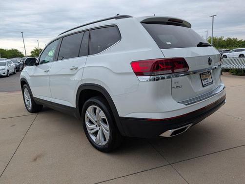 Pure White 2023 Volkswagen Atlas 2.0T SE w/Technology 4MOTION