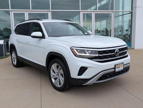 Pure White 2023 Volkswagen Atlas 2.0T SE w/Technology 4MOTION