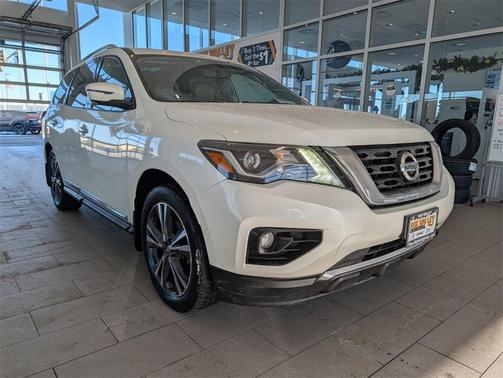 2017 Nissan Pathfinder Platinum