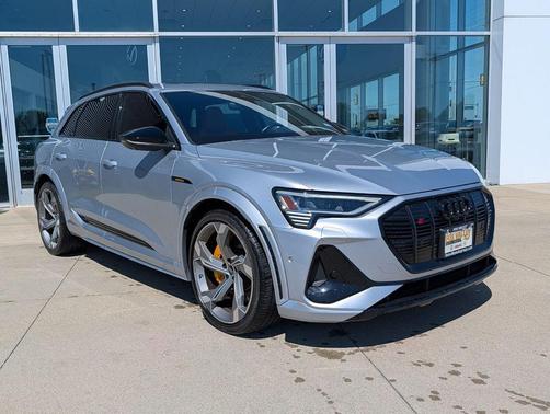 Silver Metallic 2023 Audi e-tron S Prestige quattro