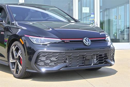 2025 Volkswagen Golf GTI 2.0T SE DSG