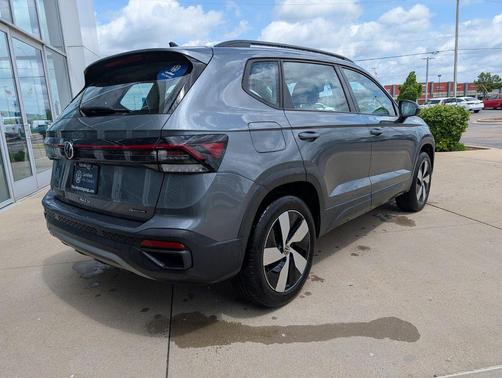 Platinum Gray Metallic 2025 Volkswagen Taos 1.5T S