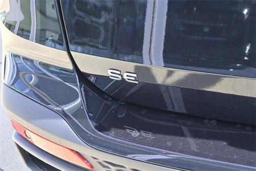 2025 Volkswagen Taos 1.5T SE Black