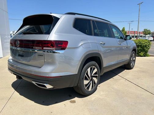 Silver 2026 Volkswagen Atlas 2.0T SE w/Technology 4MOTION