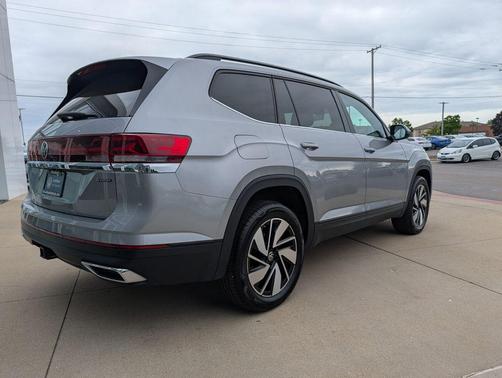 Silver 2026 Volkswagen Atlas 2.0T SE w/Technology 4MOTION