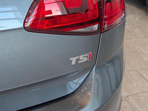 2015 Volkswagen Golf Launch Edition 2-Door