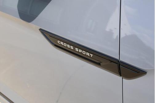 2025 Volkswagen Atlas Cross Sport 2.0T SEL