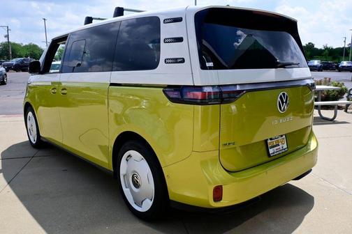 2025 Volkswagen ID. Buzz 1st Edition with 4MOTION
