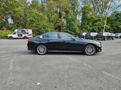 2025 BMW 530 i xDrive