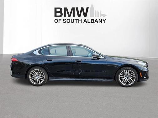 2025 BMW 530 i xDrive