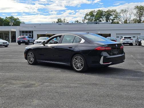 2025 BMW 530 i xDrive
