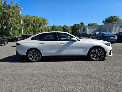 2026 BMW 530 i xDrive