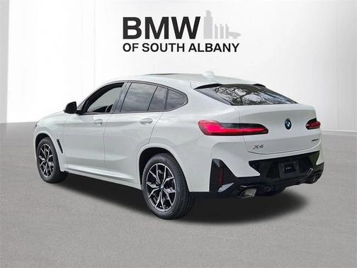 2025 BMW X4 xDrive30i