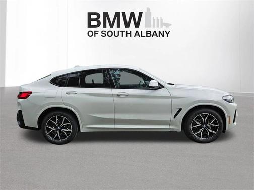2025 BMW X4 xDrive30i