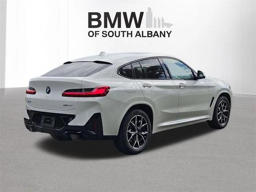 2025 BMW X4 xDrive30i
