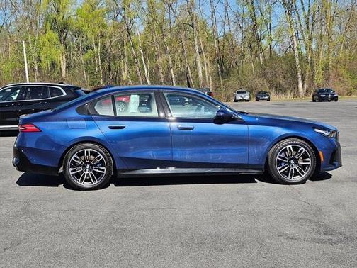 2024 BMW 530 i xDrive