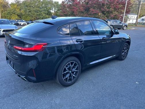 2023 BMW X4 xDrive30i